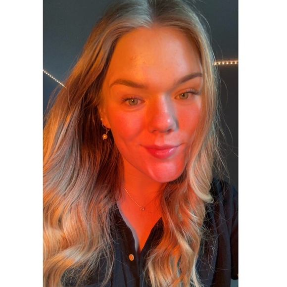 Meet your Posher, Janelle - Picture 1 of 1